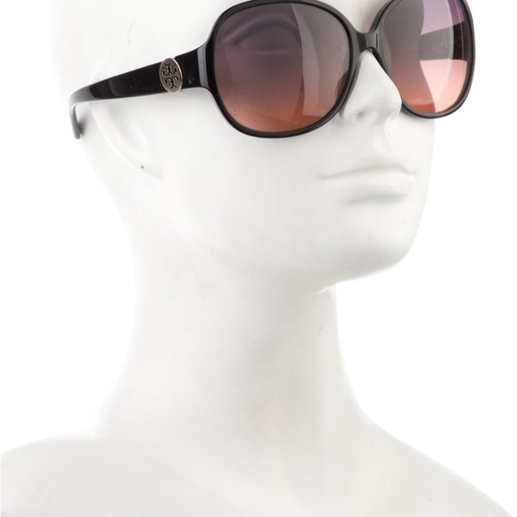 🌟Host Pick🌟 Tory Burch Signature Logo Oversized Sunglasses - Picture 4 of 4